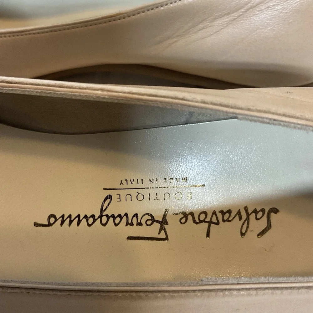 Salvatore Ferragamo‎ Tan Bisque Leather Ballet Flats w Bow Size 8,5AA